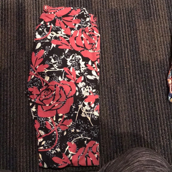 Gorgeous Rose OS Leggings - Picture 1 of 1